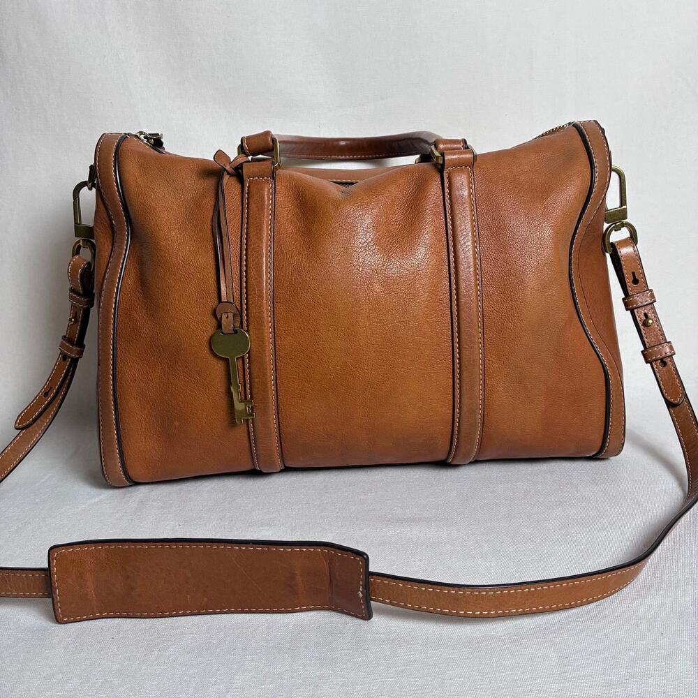 Fossil Tan Cognac Leather Barrel Satchel Bag Crossbody or Shoulder Key Charm